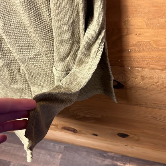 Free People We The Free Olive Green Long Sleeve Top Side Slits Soft Xs oversized - Picture 8 of 9